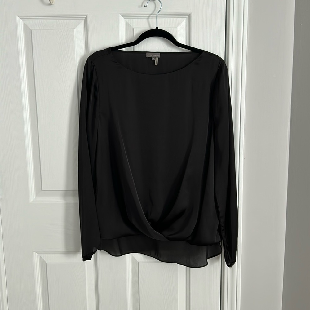 Vince Camuto L black top with pleated detail at hip.
